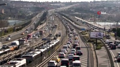  İstanbul’da kısıtlama öncesi trafik yoğunluğu
