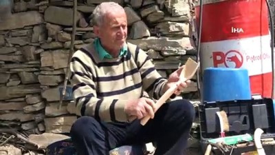 tahta kasik -  Dede mesleği tahta kaşık yapımını 38 senedir sürdürüyor Videosu