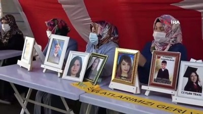 oturma eylemi -  Evlat nöbetindeki acılı anne: ''Benim oğlum nerden biliyor Suriye’ye gitmeyi'' Videosu