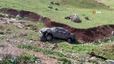  Koyun sürüsüne çarpmamak için direksiyonu kırdı: Hayatından oldu