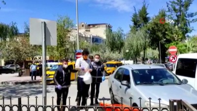 basin mensuplari -  Türk Bayrağı’nı duvardan söküp alan şahıs adliyeye sevk edildi: 'Sevdiğim için indirdim' Videosu