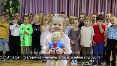  5 yaşındaki Rus Victoria'dan 23 Nisan şarkısı