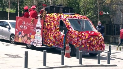 vosvos -  Beyoğlu'nda '23 Nisan Otobüsü' ile bayram coşkusu Videosu