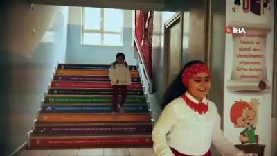  Tuzla Atatürk İlkokulu öğrencilerinden 23 Nisan için 100. Yıl Marşı'na özel klip