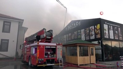  Kastamonu’da yapı malzemesi bulunan fabrikada yangın çıktı