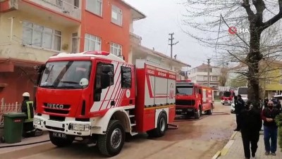  Elindeki sigara ile uyuyunca yangın çıkı