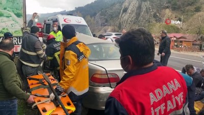 dinlenme tesisi -  Adana'da tır otomobile çarptı: 5 yaralı Videosu