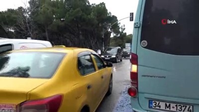 minibus duragi -  Aniden önüne çıktı, yayaya çarpmamak için minibüse çarptı Videosu