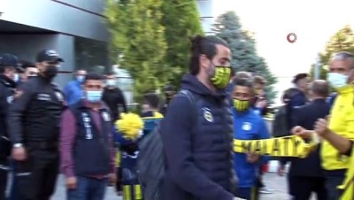 guvenlik gucleri - Fenerbahçe’ye Malatya’da coşkulu karşılama Videosu