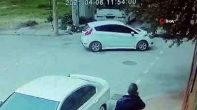 kadin hasta -  Otomobili görüp frene basan kadın hastanelik oldu, kaza anı kameraya böyle yansıdı Videosu