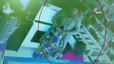 kadin hirsiz -  Arnavutköy'de şüphe üzerine durdurulan kadınlar telefon hırsızı çıktı: 2 kadının hırsızlık anları kamerada Videosu