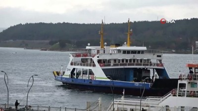 canakkale bogazi -  Bozcaada’ya feribot seferleri iptal edildi Videosu