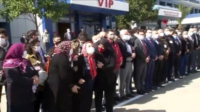  Şehit Türk Yıldızları pilotu Yüzbaşı Burak Gençcelep’in cenazesi memleketi Trabzon'da karşılanıyor.