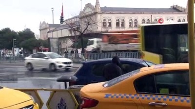 saganak yagis -  İstanbullular güne dolu ile uyandı Videosu