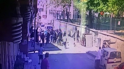 meydan muharebesi -  Beyoğlu’nda kız kaçırma kavgası meydan muharebesine dönüştü: O anlar kamerada  Videosu