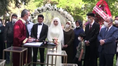 gelin arabasi - Kahramanmaraşlı şehit kızının nikahı için tüm kent protokolü seferber oldu Videosu