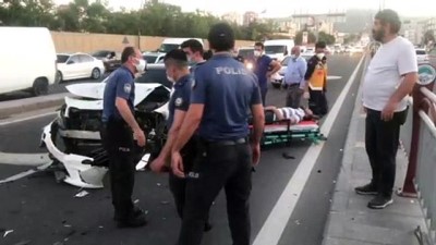KAYSERİ - İki otomobilin çarpışması sonucu sürücüler yaralandı
