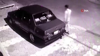  Park halindeki otomobilin üzerindeki bin liralık aksesuarı böyle çaldı