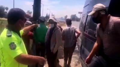 polis kamerasi - ADANA - 17 kişilik minibüste 27 işçi taşıyan sürücüye para cezası verildi Videosu