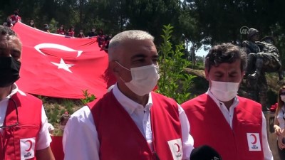 ADANA - Türk Kızılayın gönüllü gençlerinden 19 Mayıs kutlaması