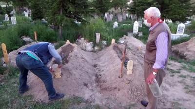 bassagligi -  Bir gün arayla Covid-19’a yenik düştüler Videosu