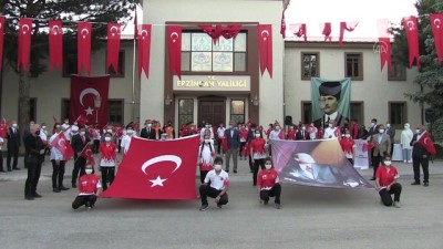 kahramanlik - ERZİNCAN - Saat 19.19'da İstiklal Marşı okundu Videosu