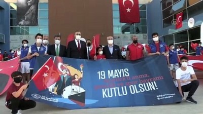 İZMİR - Tüm yurtta saat 19.19'da İstiklal Marşı okundu (2)