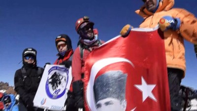 Dağcılardan Erciyes’e '19 Mayıs' tırmanışı