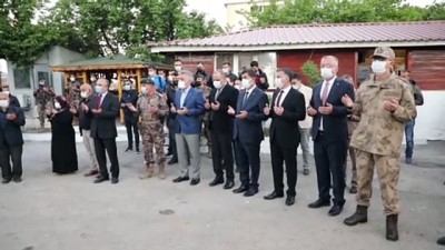 polis ozel harekat - ERZİNCAN - Polis özel harekat timleri dualarla Fırat Kalkanı bölgesine uğurlandı Videosu
