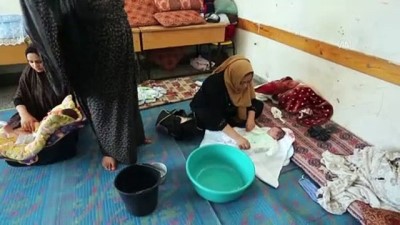 GAZZE - İsrail saldırılarından korunmak için okula sığınan kadın doğum yaptı