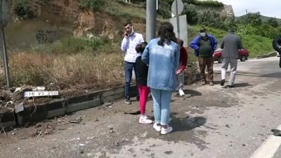 trafik polisi - BURSA - Sağanak nedeniyle devrilen otomobile cip çarptı: 3 yaralı Videosu