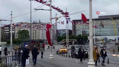 gokyuzu -  İstanbul'da şiddetli rüzgar: Gökyüzü kara bulutlarla kaplandı Videosu