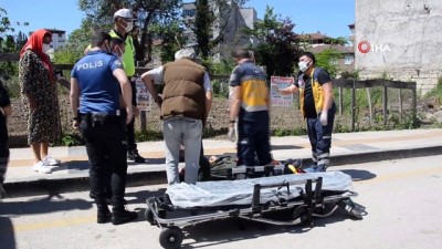 cenaze -  Yavaşlayan araçtan inerken ayağı ezildi Videosu