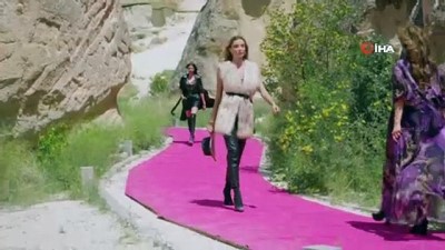 mankenler -  Kapadokya moda ile renklendi Videosu