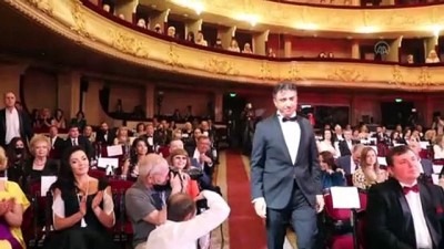 KİEV - Ukrayna'da 'Yılın Büyükelçisi' ödülünü Türkiye'nin Kiev Büyükelçisi Güldere aldı