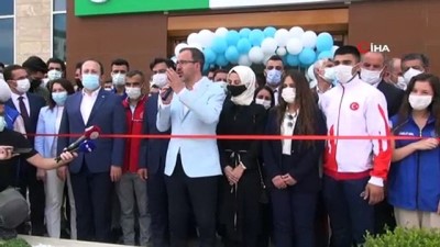 tenis turnuvasi - Bakan Kasapoğlu, Cizre Gençlik Merkezi'nin açılışını gerçekleştirdi Videosu