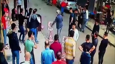 karya -  Dükkan basan grup ortalığı birbirine kattı...Ellerine ne geçtiyse onunla saldırdılar Videosu
