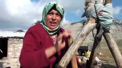asirlik gelenek -  Keçi derisinden yapılan tulukta saatlerce dövülen yoğurttan ayırıp kilosunu 80 liradan satıyorlar Videosu