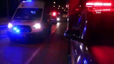 direksiyon -  Ters şeride girdiğini düşünerek panikle duvara çarptı: 3 yaralı Videosu