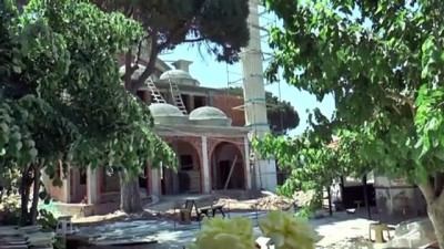 AYDIN - Kuşadası'nda kıblesinin yanlış olduğu 49 yıl sonra fark edilen caminin yerine yenisi yapılıyor