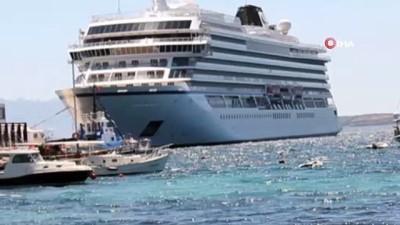 batin -  Her yıl binlerce turist getiren dev gemi bu sefer mürettebat almaya geldi Videosu