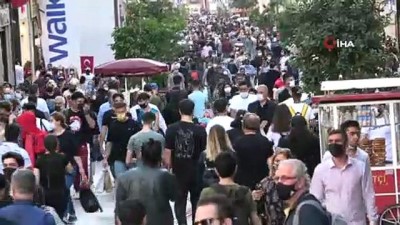  İstiklal Caddesinde ‘iğne atsan yere düşmeyecek’ dedirten yoğunluk