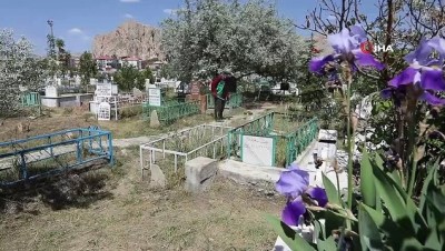 kaldirimlar -  Van’daki mezarlıklarda temizlik çalışması Videosu