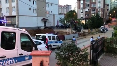 temel kazisi - İSTANBUL - Pendik’te temel kazısı sırasında bir apartmanın bahçe duvarı yıkıldı Videosu