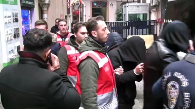 hapis istemi -  Türk bayrağındaki hilale asılmış insan silueti çizen sanığın yargılanmasına devam edildi Videosu
