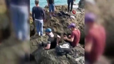 amator balikci -  Balık tutmak isterken kayalıklardan düşüp yaralandı Videosu