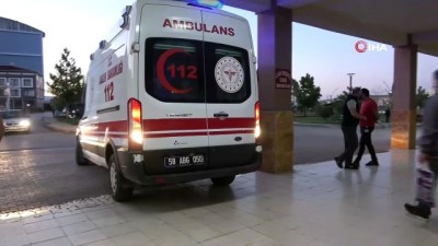 baglama -  Eşeğin saldırısına uğrayan yaşlı adam yaralandı Videosu