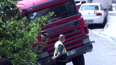 kamyon dehseti -  İstanbul’da kamyon dehşeti kamerada: Gecekonduya girdi Videosu