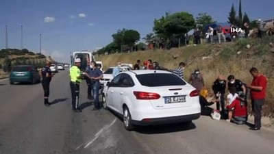  Manisa'da zincirleme trafik kazası; 1'i çocuk 3 yaralı