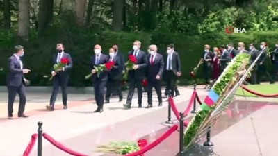 mezarlik ziyareti -  - Bakan Selçuk, Bakü’de Haydar Aliyev'in mezarı ile şehitlikleri ziyaret etti
- Selçuk, Azerbaycanlı mevkidaşı Amrullayev ile görüştü Videosu